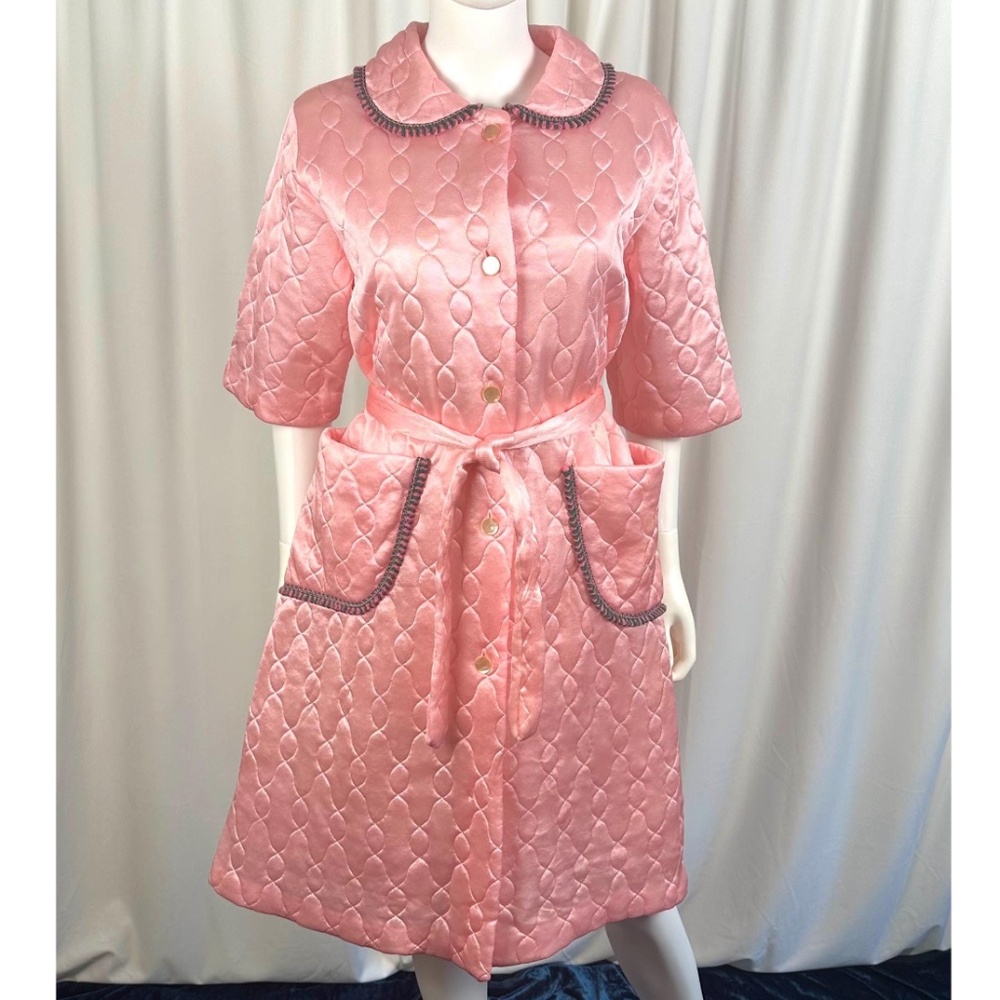 Vintage 60’s ‘Hamilton by Sears’ Quilted Bed Jacket Coat in Pink - Belted - S/M